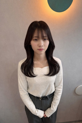 シースルー前髪のナチュラルロング