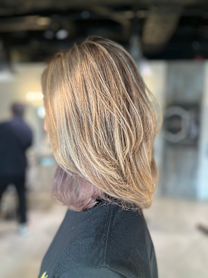 ミディアムレイヤースタイル