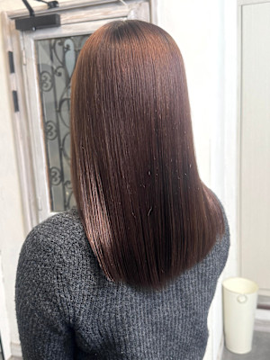 大人女性のための自然な髪質改善縮毛矯正