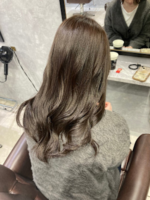 艶感グレージュ