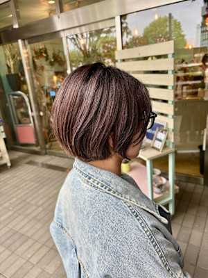 ラベンダーピンクハイライトショート白髪ぼかし