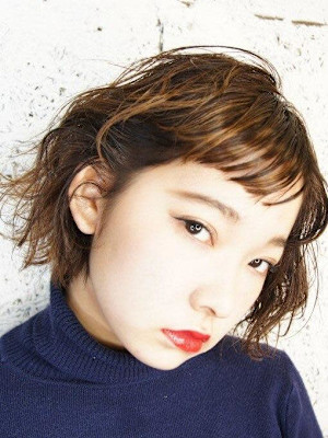 ショートバングにポイントをおいたフレンチボブ