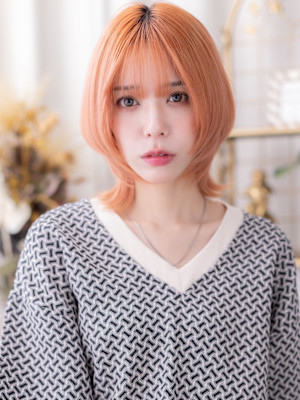 アプリコットオレンジ小顔ハイレイヤーウルフ　シャギーカット