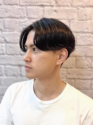 センターパート男子