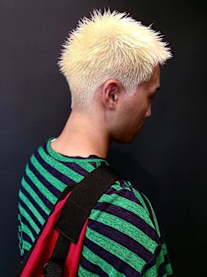 メンズスパイキーショート　ブロンド　ブリーチ　ケアブリーチ