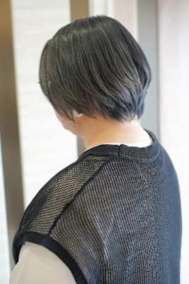 シルバーグレージュ×ハンサムショート 