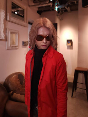 レイヤーボブ　ブリーチ　ベージュカラー