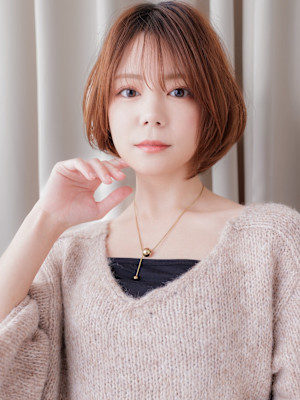 シースルーバングミルクティーブロンドマッシュボブ30代40代