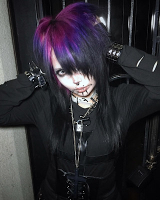 ルーツカラー　デザインカラー　ケアブリーチカラー　姫レイヤー