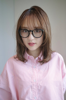 ミディアム・ロング/絶壁解消/前髪あり/20代／30代/面長