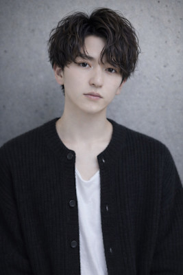 束感黒髪ナチュラル人気流行フェザーパーマ韓国風