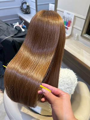 艶感キャラメルブラウンストレート