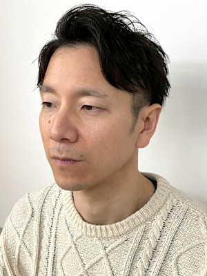 アップバング ツーブロック ビジネスヘア メンズショート