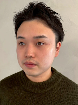 ツーブロック 刈り上げ アップバング スパイキーショート