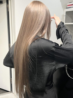 ベージュ大人ガーリー似合わせカットミディアムレイヤーカット