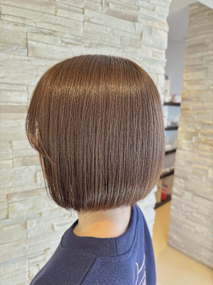 オリーブベージュ　ボブ　