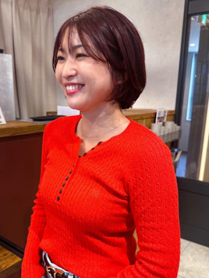 マッシュ レイヤーボブ レッドブラウン ツヤ髪カラー 内巻き