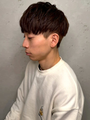 ツーブロック ミニマッシュ ブラウン ショートヘア 刈り上げ