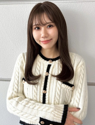 髪質改善カラー ミルクティーベージュ 顔周りレイヤー 20代