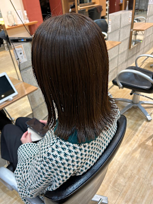 グレージュ/外はねミディアムヘア