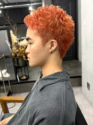 WAVY 桜木町×派手髪スパイキーショート