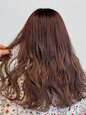 ブラウンベージュ ロングレイヤー 透明感カラー 20代 美髪
