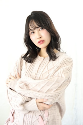 【韓国風レイヤー×ミディアムヘア】