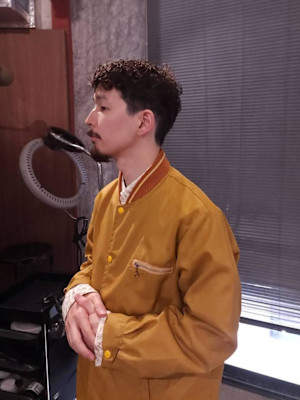 海外風のコンパクトなパーマショートスタイル