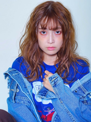 外国人風パーマスタイル