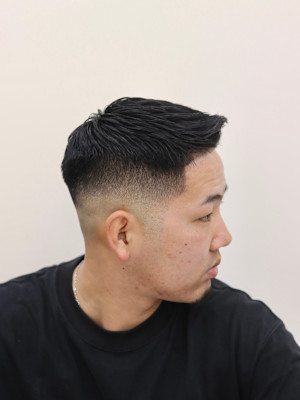 スキンフェードフェザーアップ