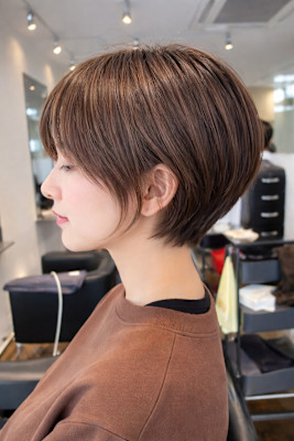 丸みと軽さのバランスがちょうどいい大人ショート