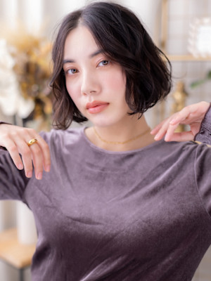 かきあげバングくせ毛風ラフウェーブ黒髪ボブ　ダークブルー