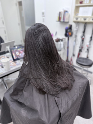 暗くても透明感たっぷりダークグレージュ