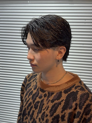 フェザーパーマ/センターパート/ミニウルフ/刈り上げ