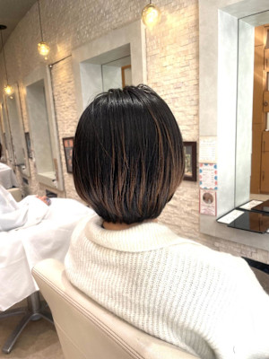 15cmバッサリカット！顔まわりレイヤーで柔らかボブ