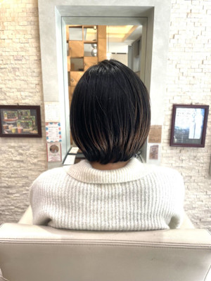 15cmバッサリカット！顔まわりレイヤーで柔らかボブ