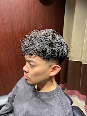 スペインカール/メンズパーマ/スキンフェード/外国人風/強め