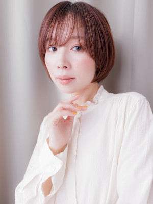 チェリーレッド艶感ローズベージュ小顔丸みショート30代40代