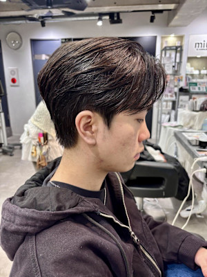 miu&宇都宮良太　メンズ毛流れセンターパート