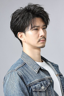 ツーブロック刈り上げ爽やか大人