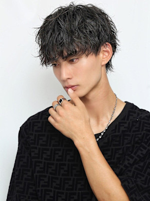 ツイスパマッシュ(黒髪マッシュヘア)