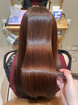 ロング : 艶感レッドブラウン : 50代