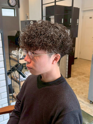 波巻きパーマ プードルパーマ 束感  メンズ トレンド