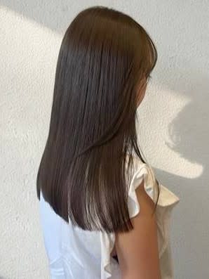 髪質改善 アッシュブラウン 艶髪　透明感カラー ストレート