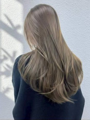 ベージュカラー 艶髪 髪質改善 顔周りレイヤー 透明感カラー