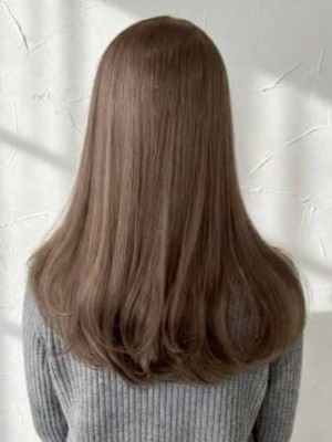 ブラウンベージュ 髪質改善 韓国ヘア ストレート 透明感