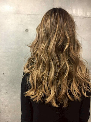 ブロンドカラー海外ヘア　［鎌倉駅］