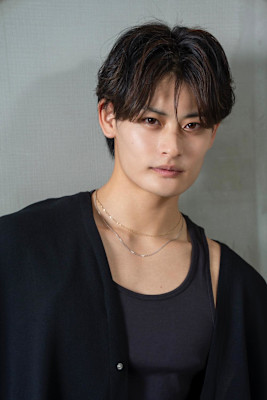 毛流れセンターパート×黒髪ヘア/メンズ