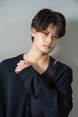 センターパート×ニュアンスパーマ/メンズ