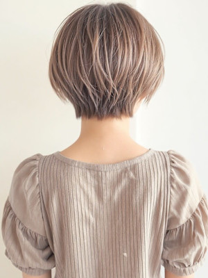 ハイライトグラデーション前下がりボブマッシュp1シャギーカッ